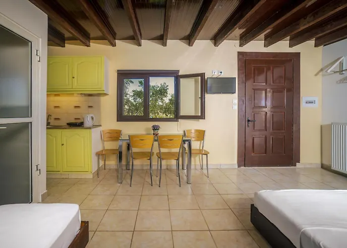 Terra Vine Collection - Raisin House *